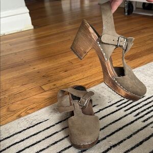 Lotta From Stockholm Tan Mules with Wooden Heel